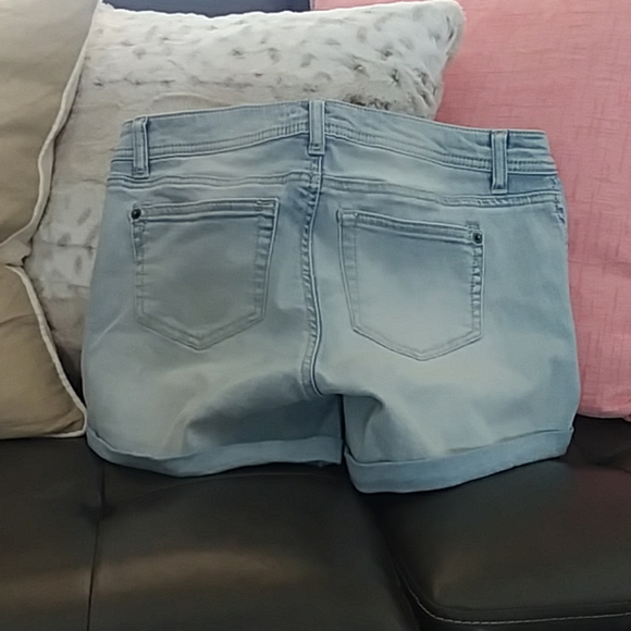 rue 21 shorts ripped design size 5/6, NWOT - Picture 5 of 7